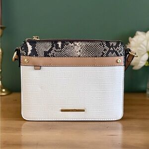 Aldo Crossbody Snake print Khaki With Gold Details 8.5” X 7” Deveriell Great✨